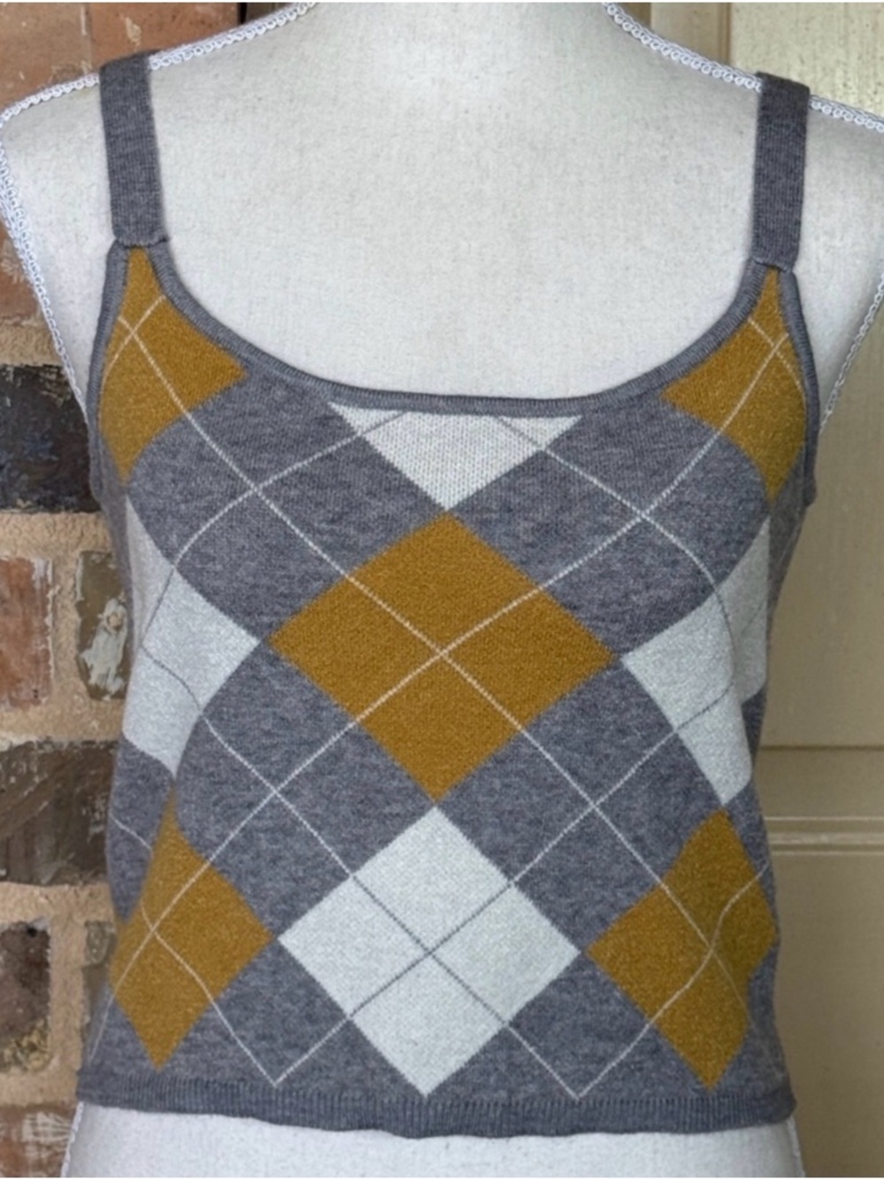 Willow & Wind Neutral Argyle Knit Sweater Vest - Grey & Mustard